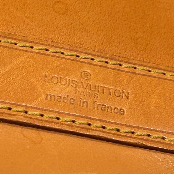 Louis Vuitton Monogram
Randonnee GM Drawstring
Bucket Sling Bag EUC …COA - Picture 11 of 15